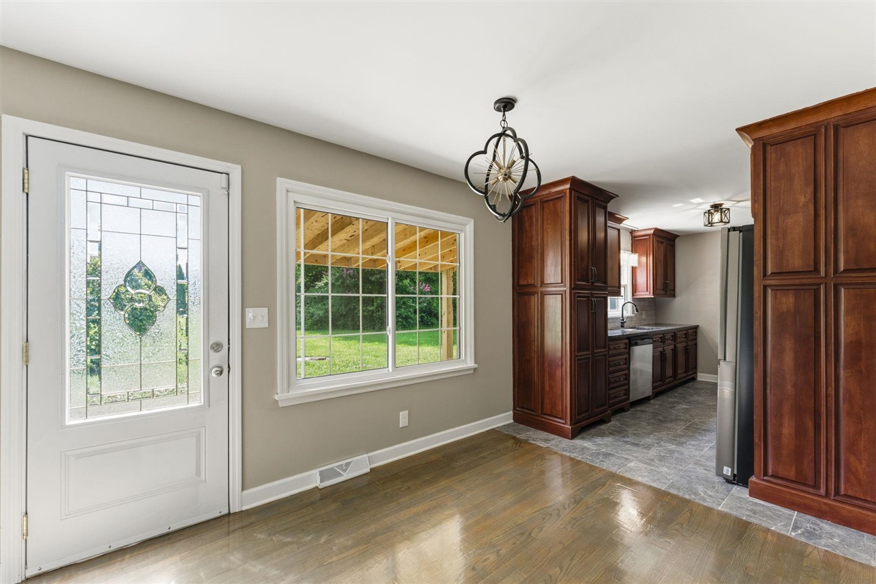 2904 Smallhouse Road Property Photo 17