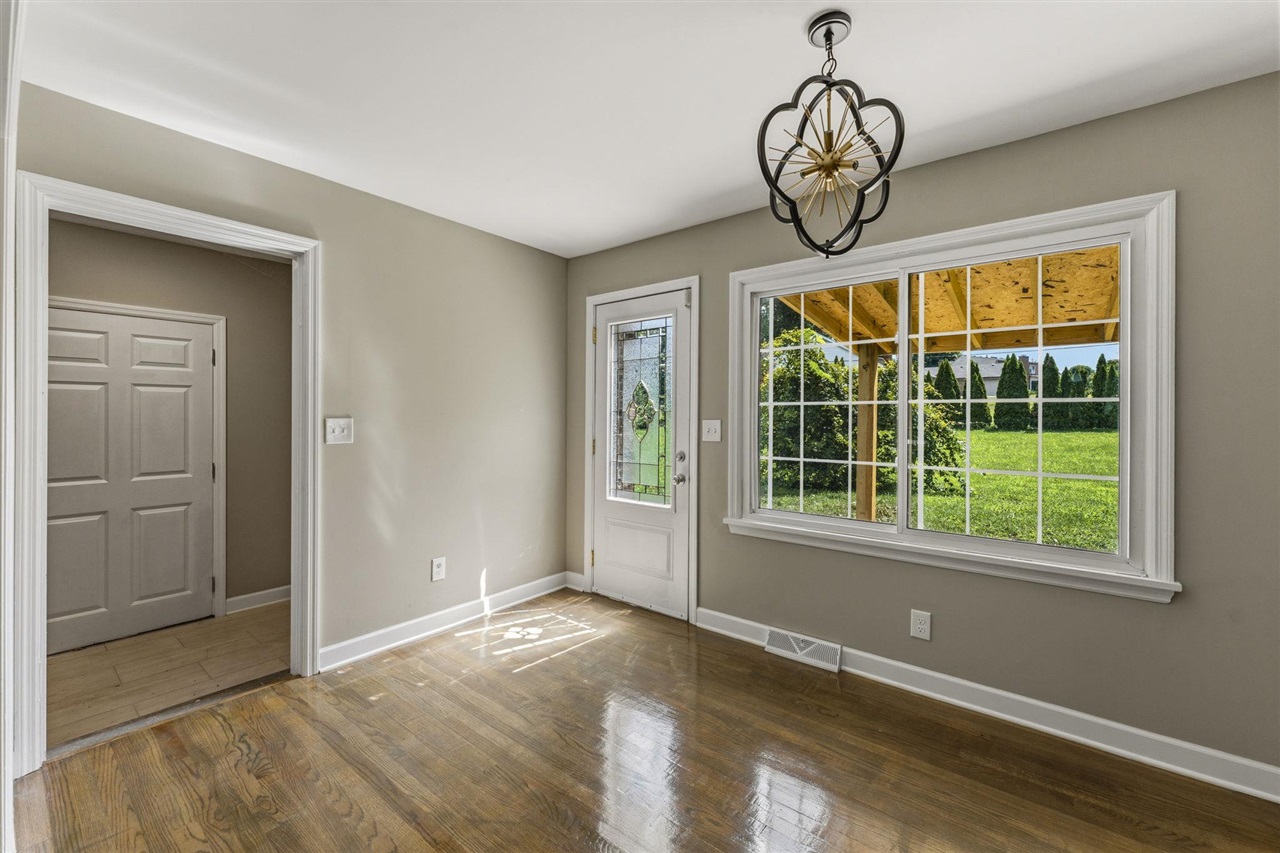2904 Smallhouse Road Property Photo 18