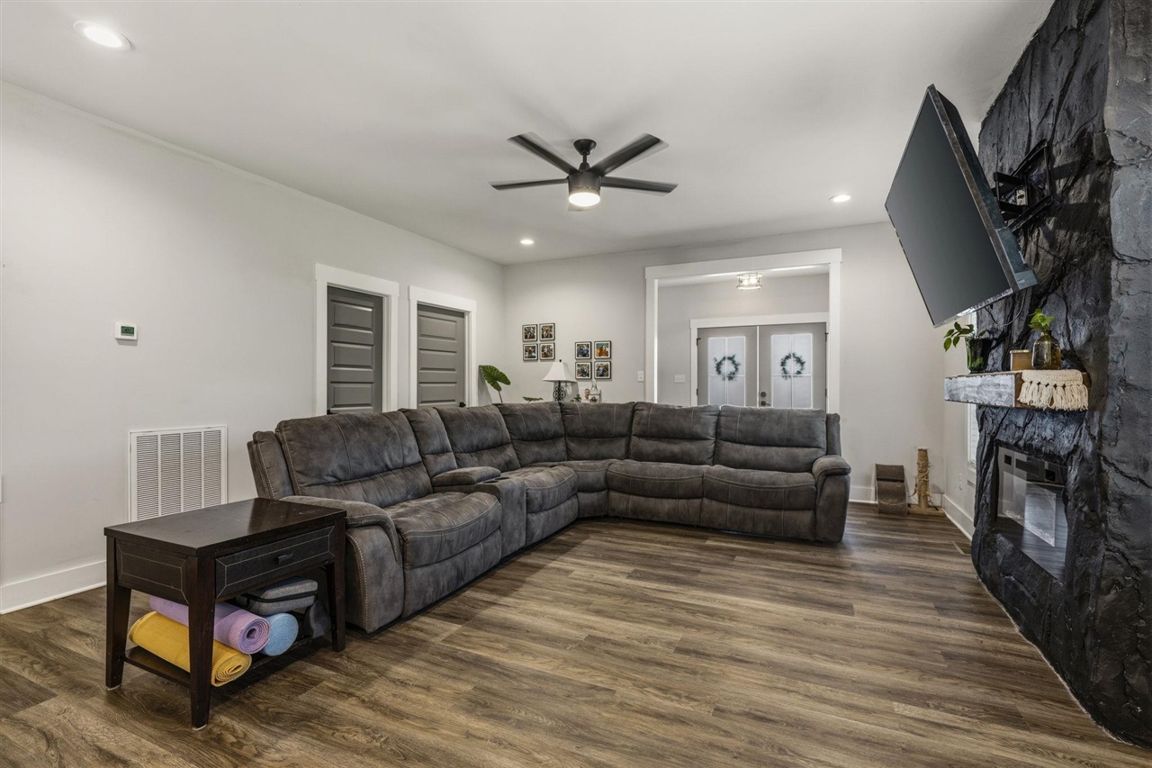 6415 E Haven Way Property Photo 9