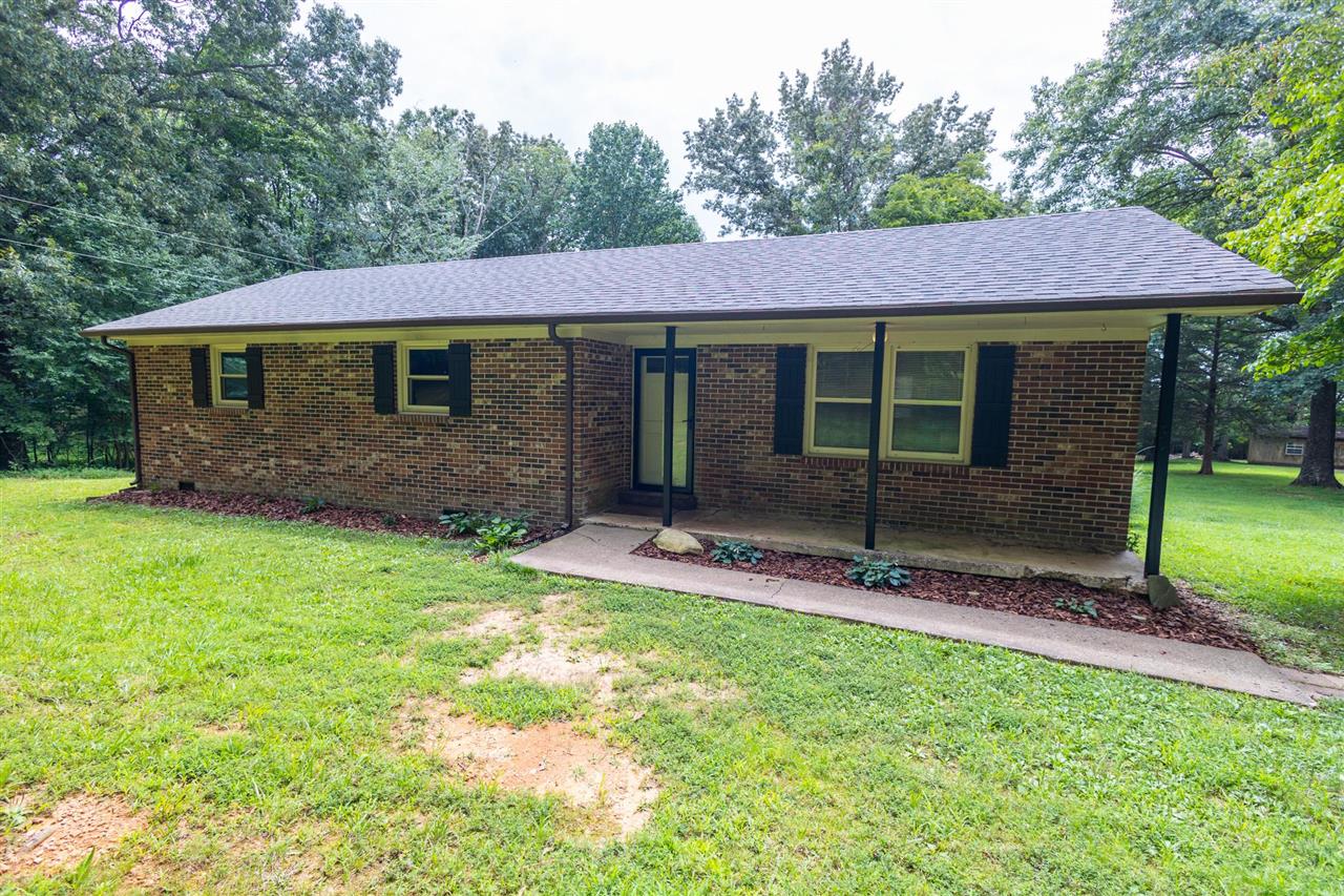 819 Ben T Johns Road Property Photo 1