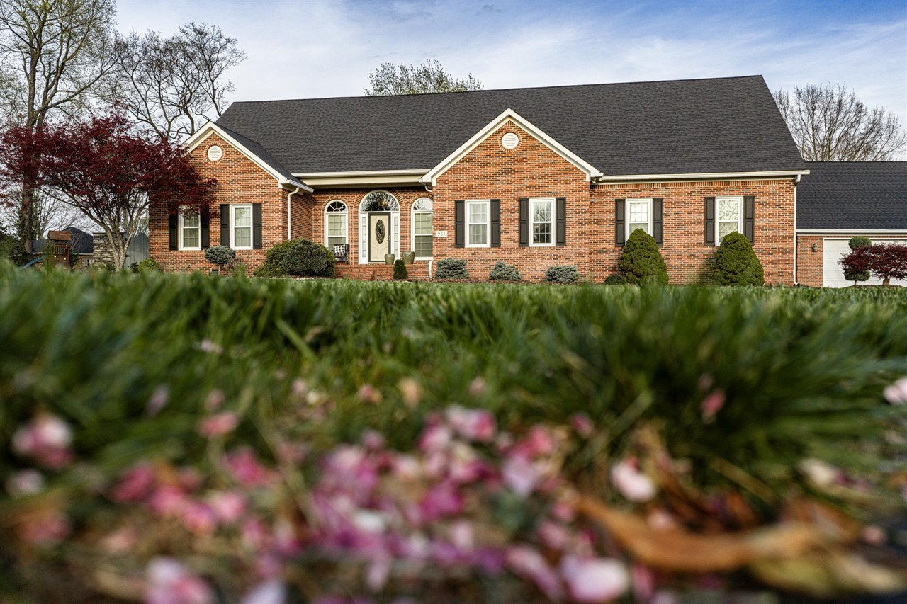 961 Threewood Circle