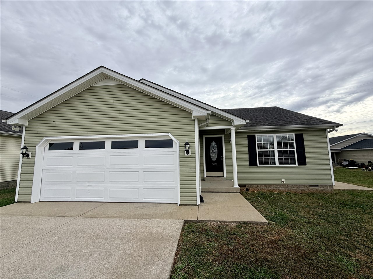 319 Sandy Court Property Photo 1