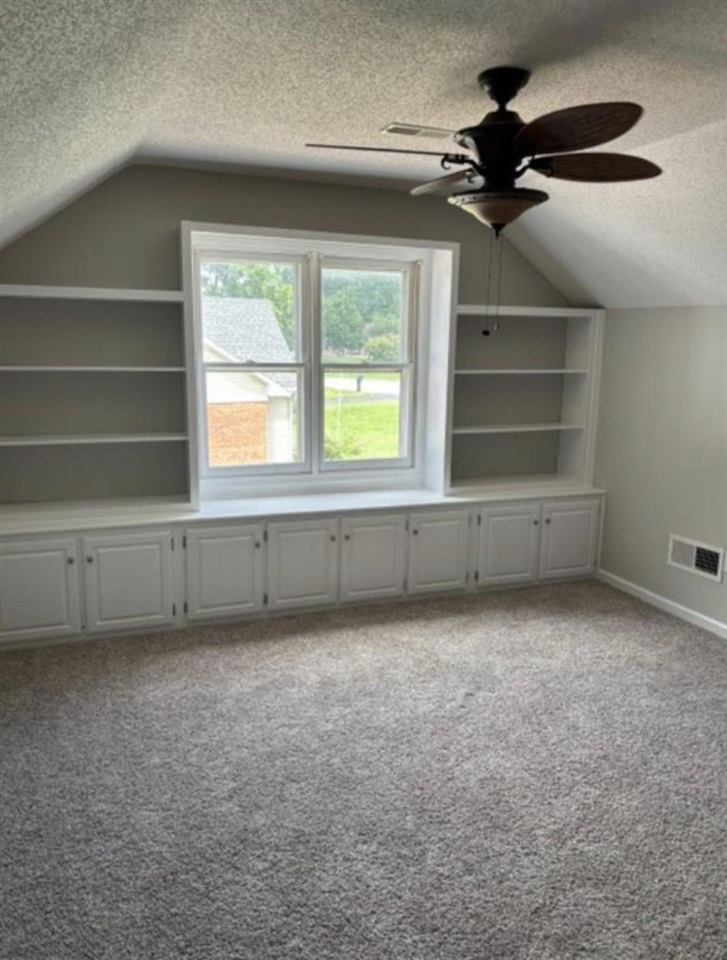 1323 Martin Way Property Photo 12