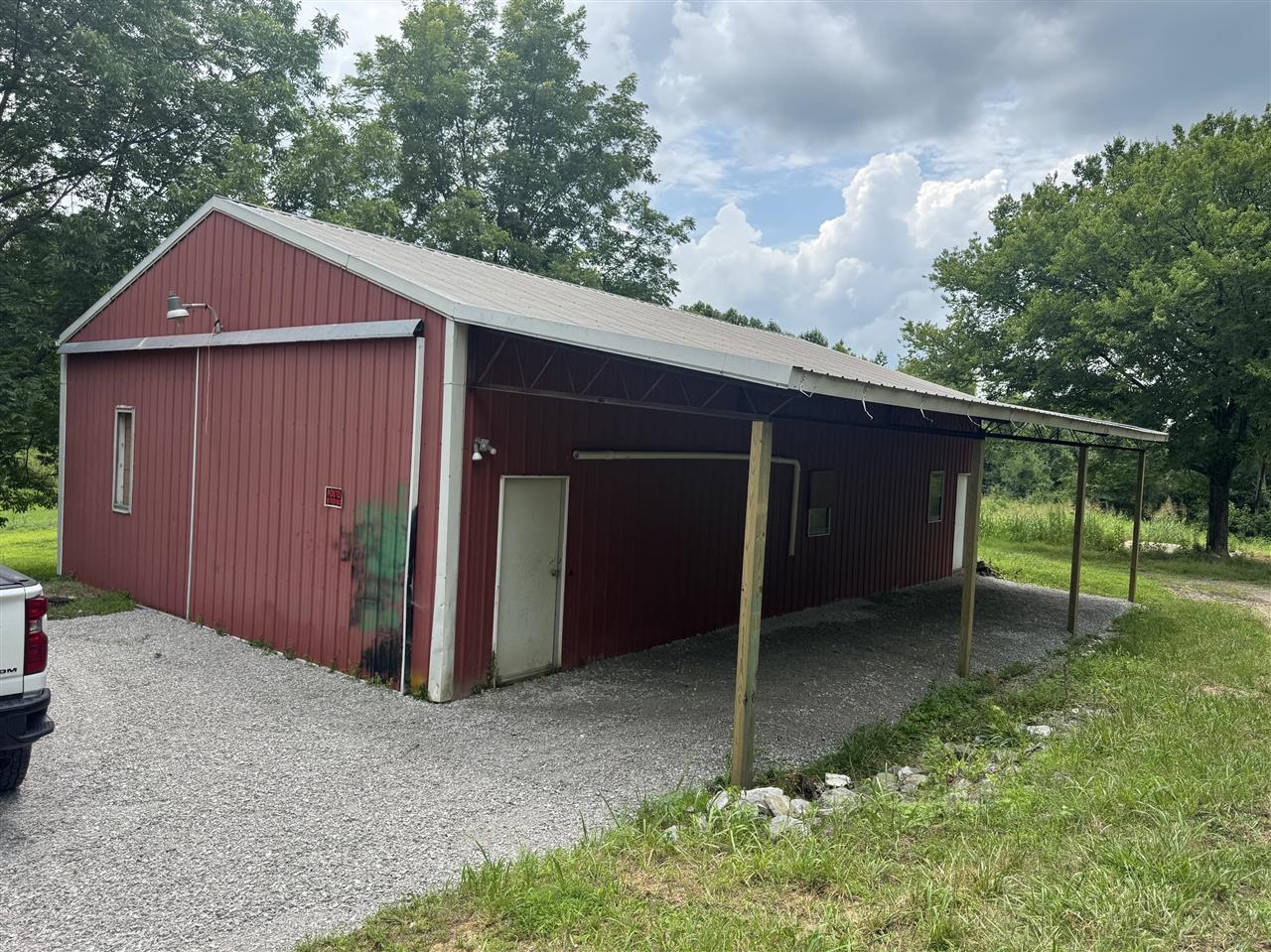 7608 W US Highway 62