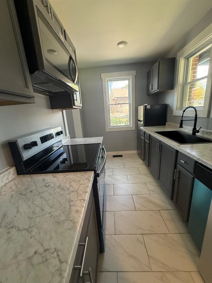 610 Unit A Cabell Drive Property Photo 5