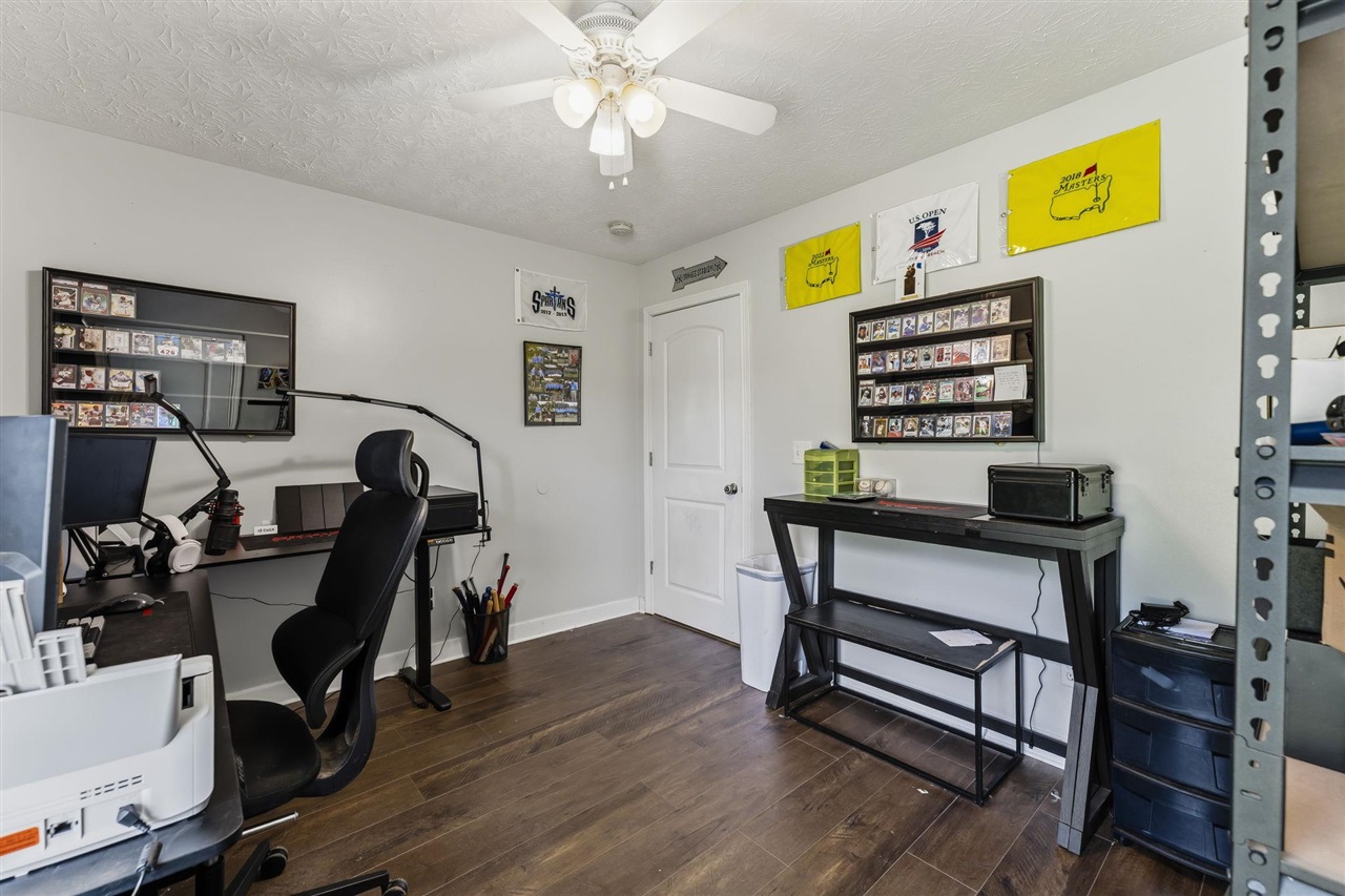 1501 Calgary Way Property Photo 10