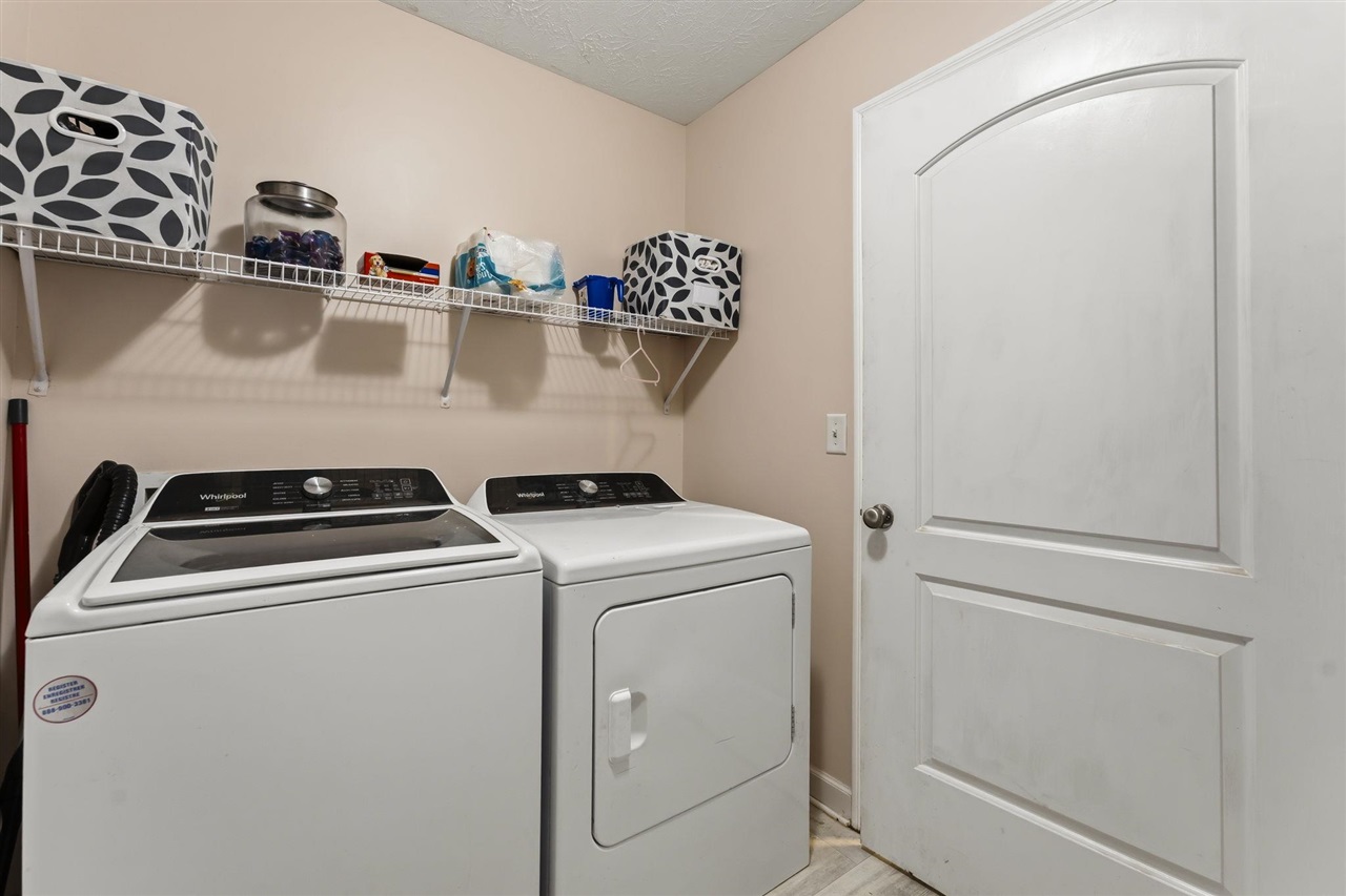 1501 Calgary Way Property Photo 12