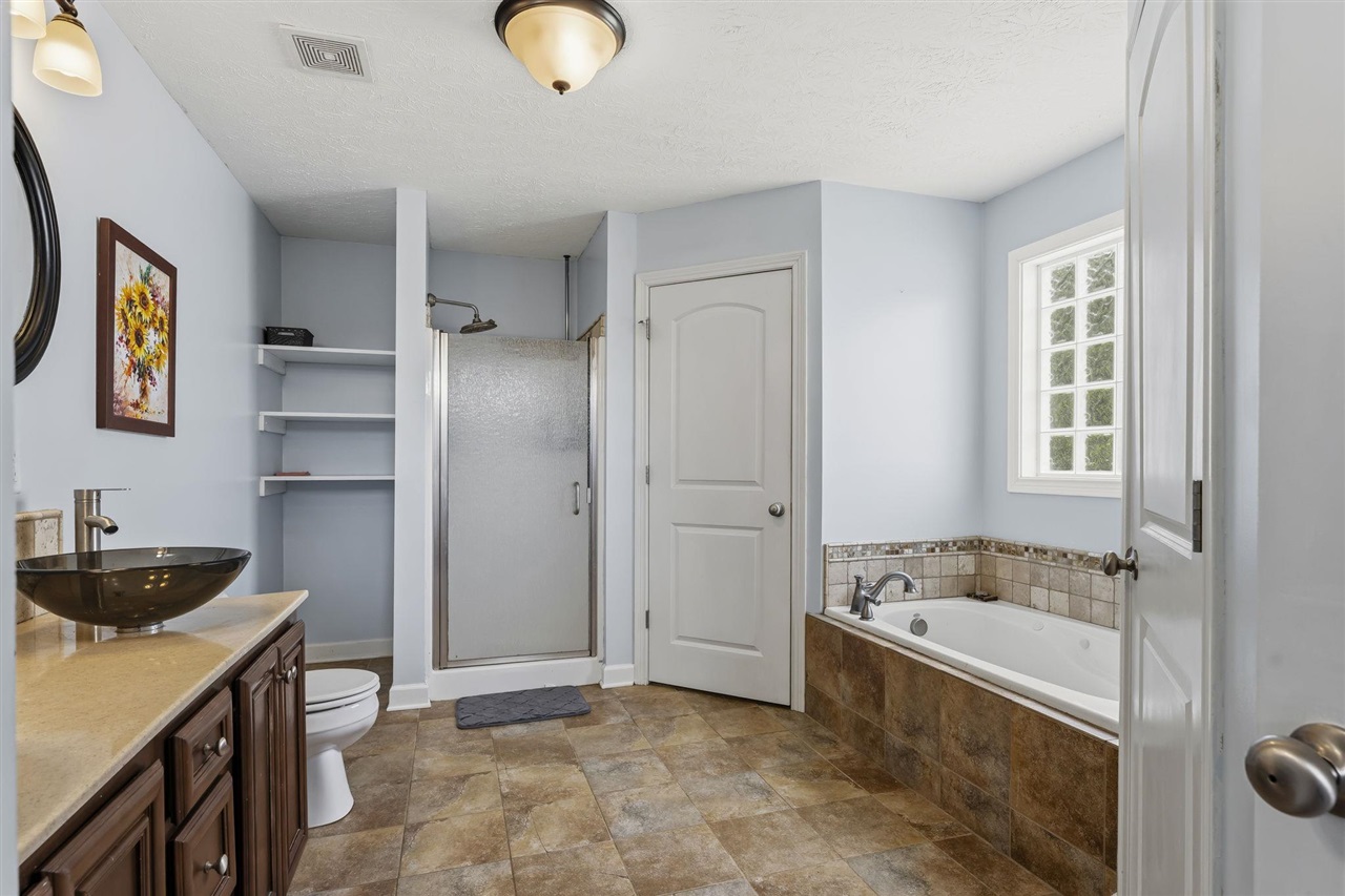 1501 Calgary Way Property Photo 15