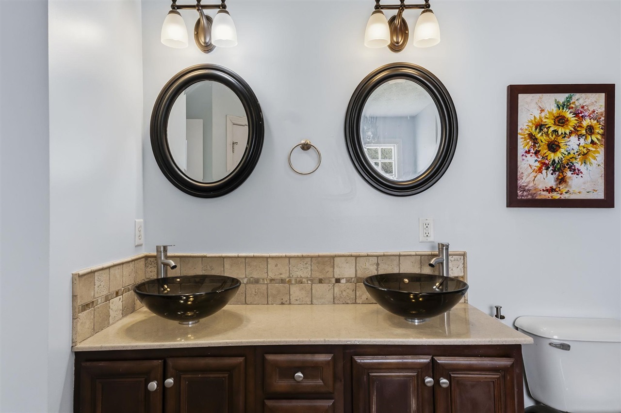 1501 Calgary Way Property Photo 16