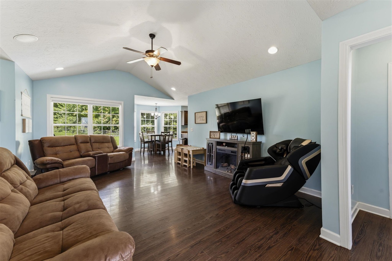 1501 Calgary Way Property Photo 19