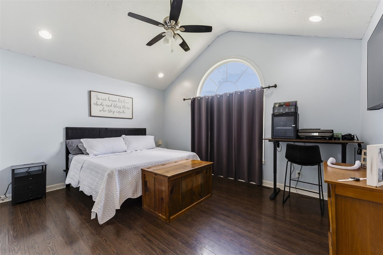 1501 Calgary Way Property Photo 25