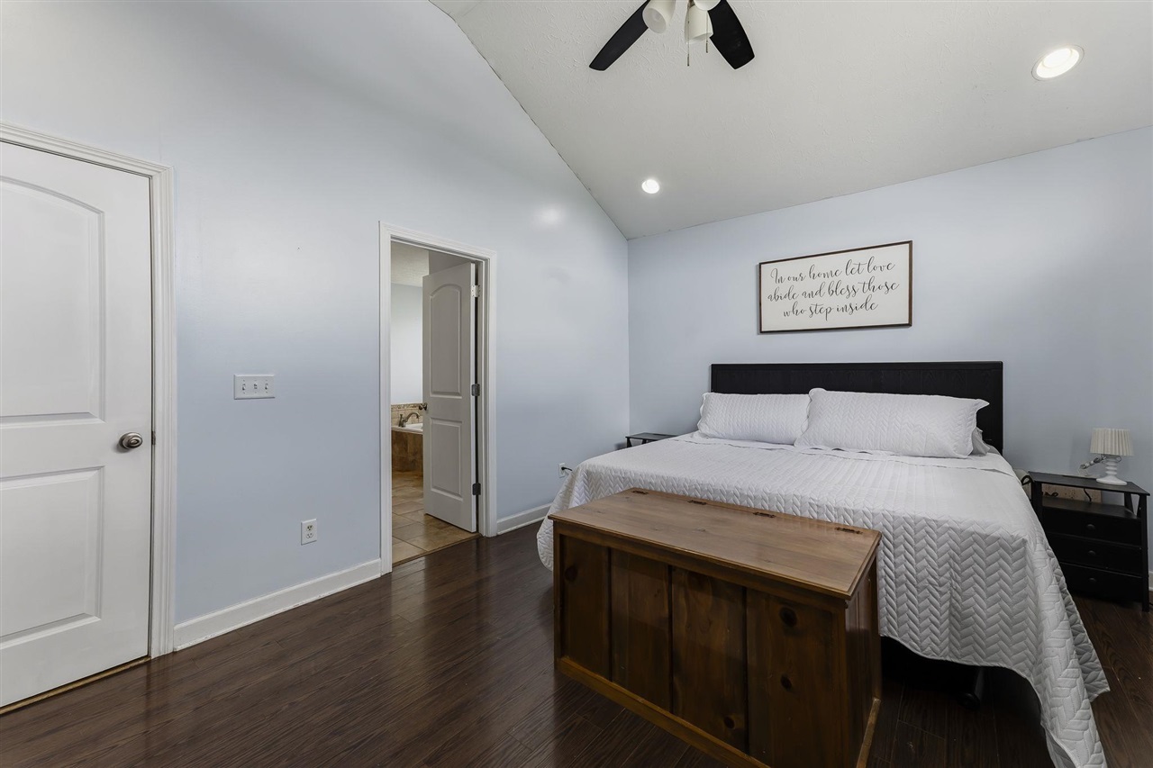 1501 Calgary Way Property Photo 26