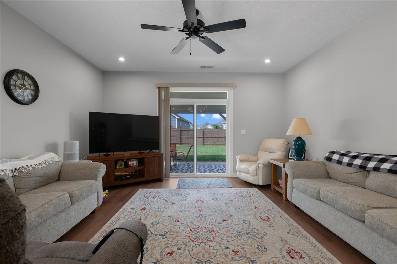 656 Big Leaf Avenue Property Photo 12