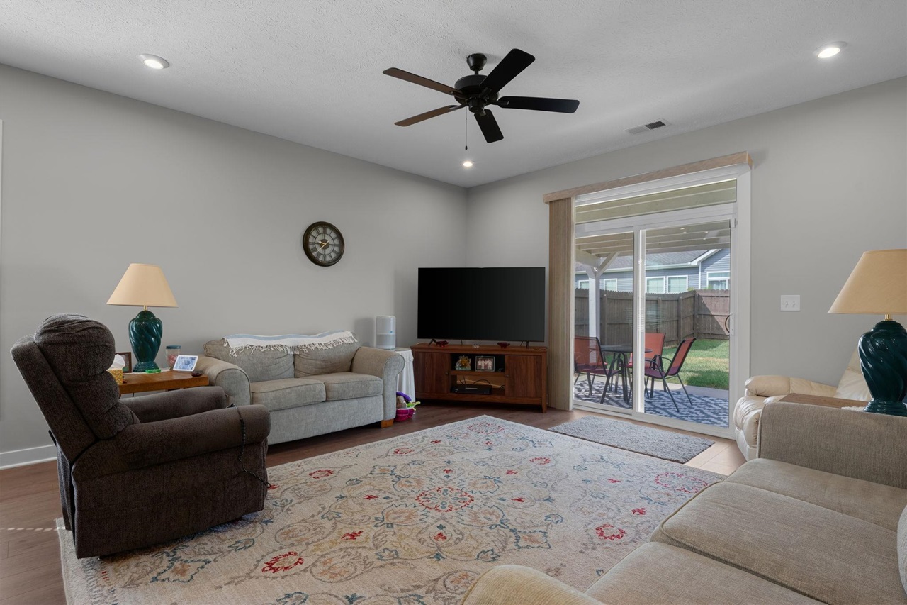 656 Big Leaf Avenue Property Photo 13