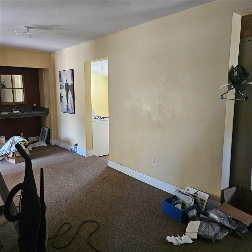 702 E Main Street Property Photo 6