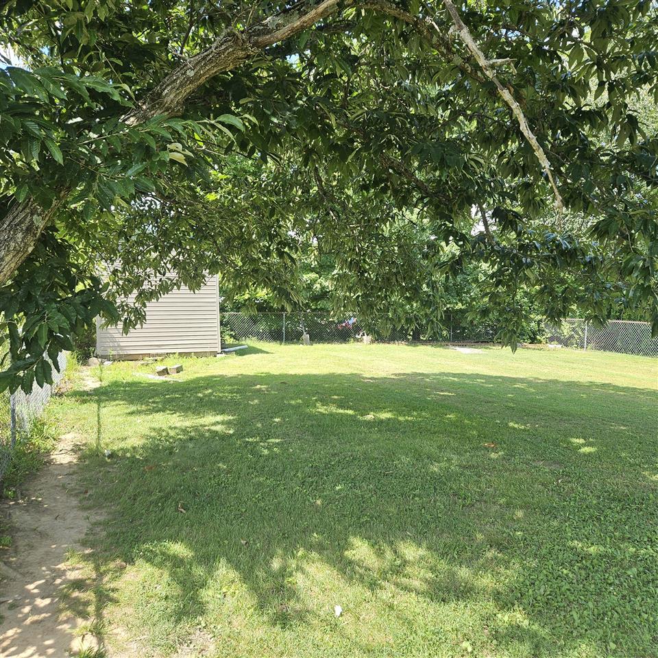 702 E Main Street Property Photo 15