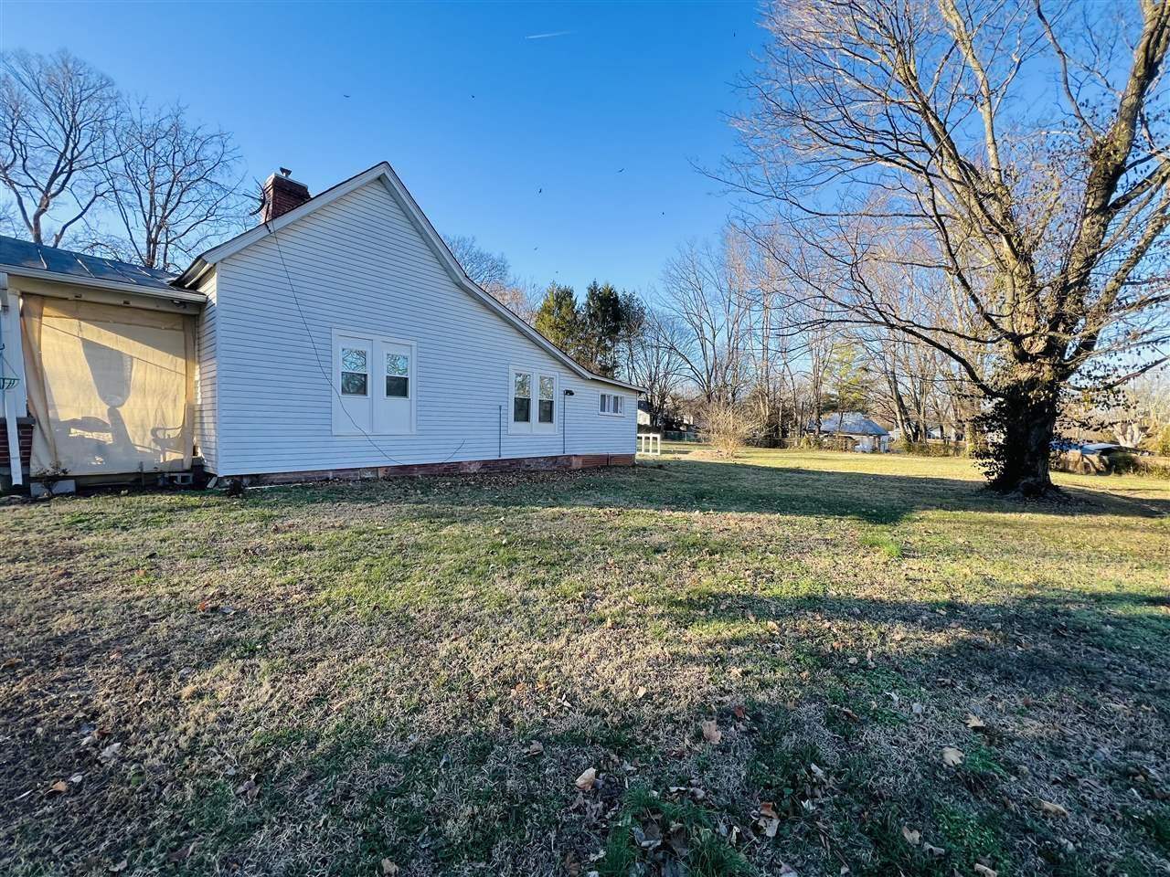 501 E Madison Street Property Photo 6