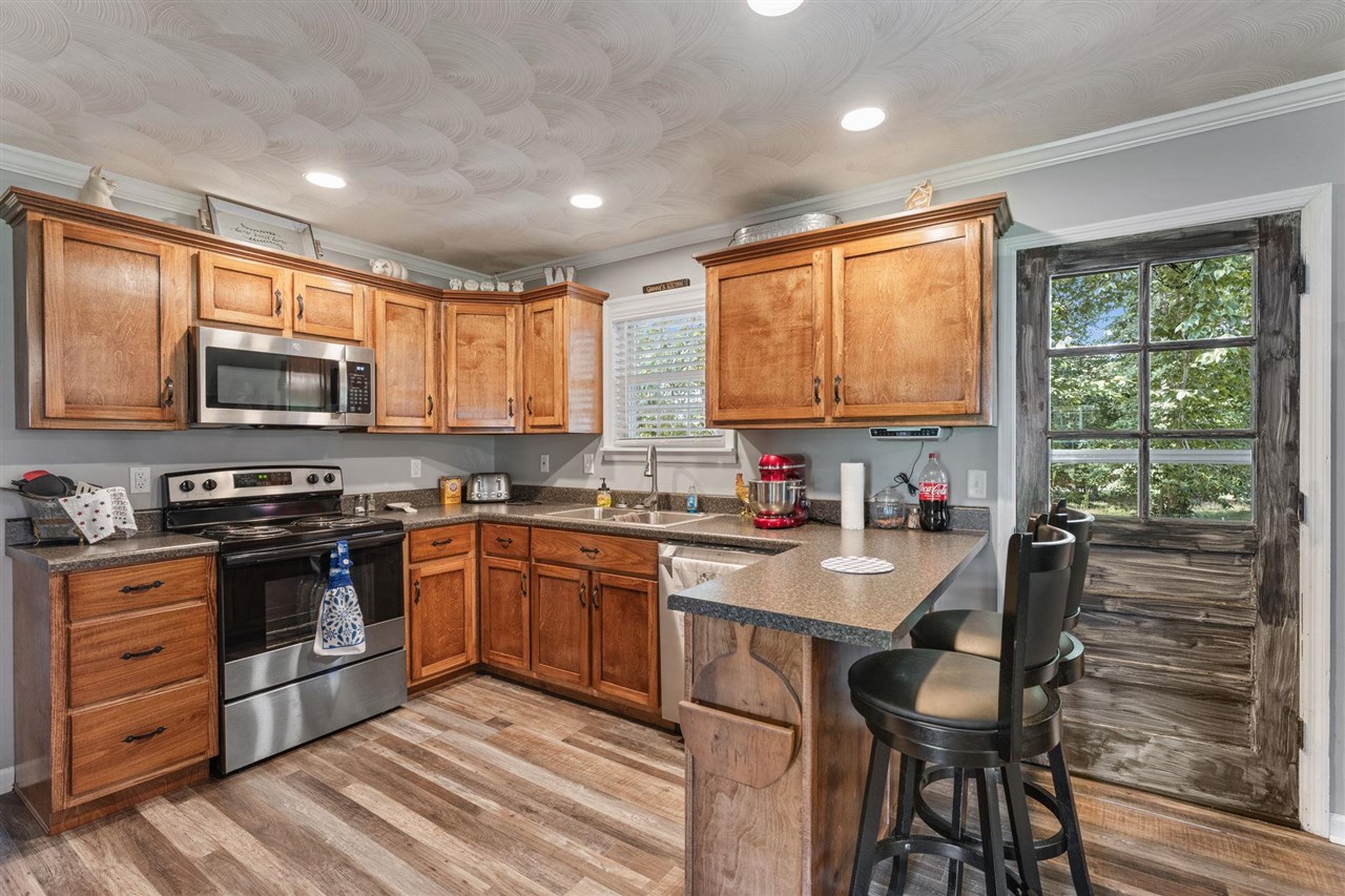 204 Karan Drive Property Photo 4