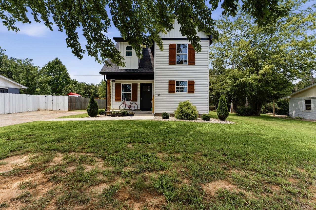 125 Windy Circle Property Photo 1