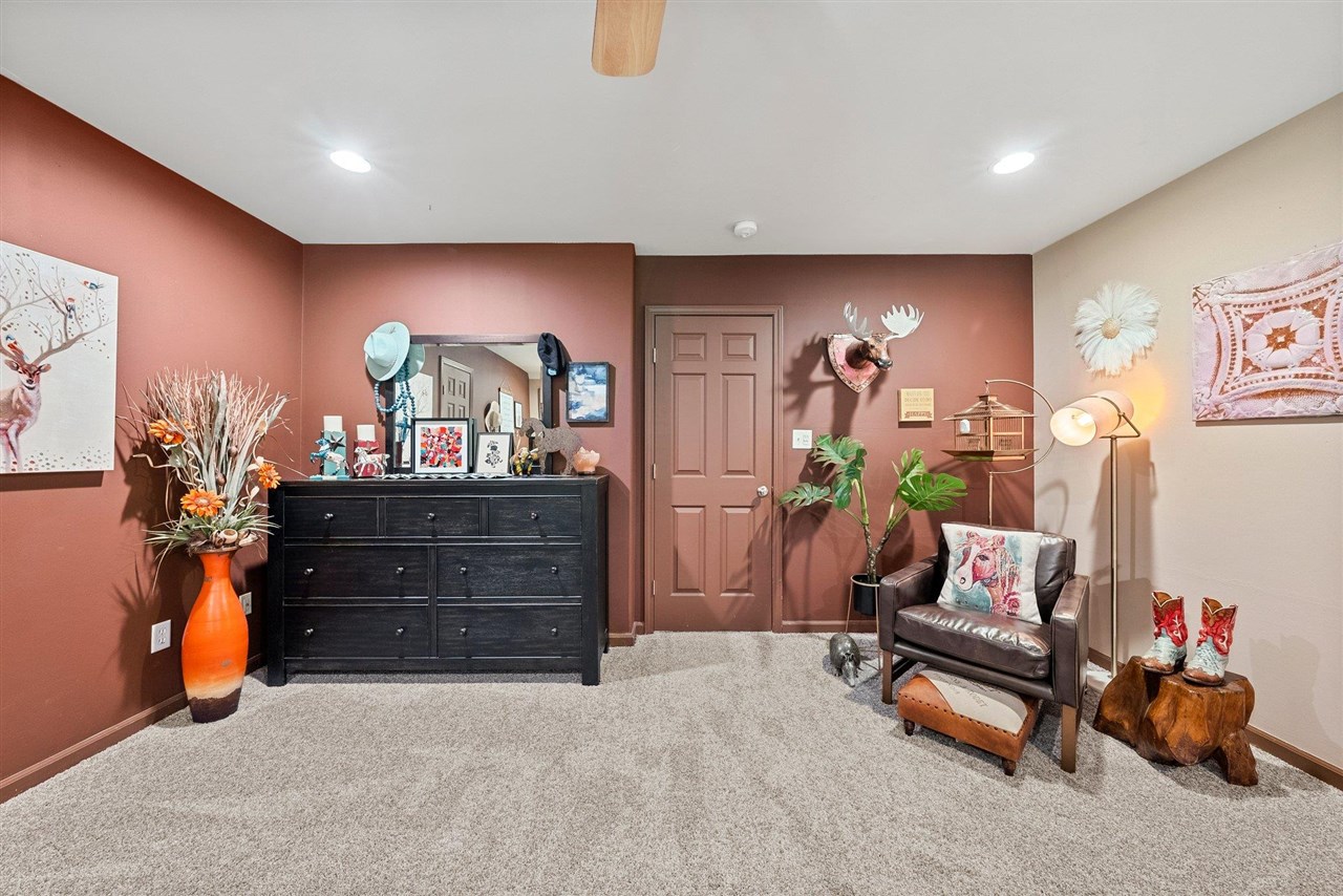 305 Calumet Way Property Photo 40