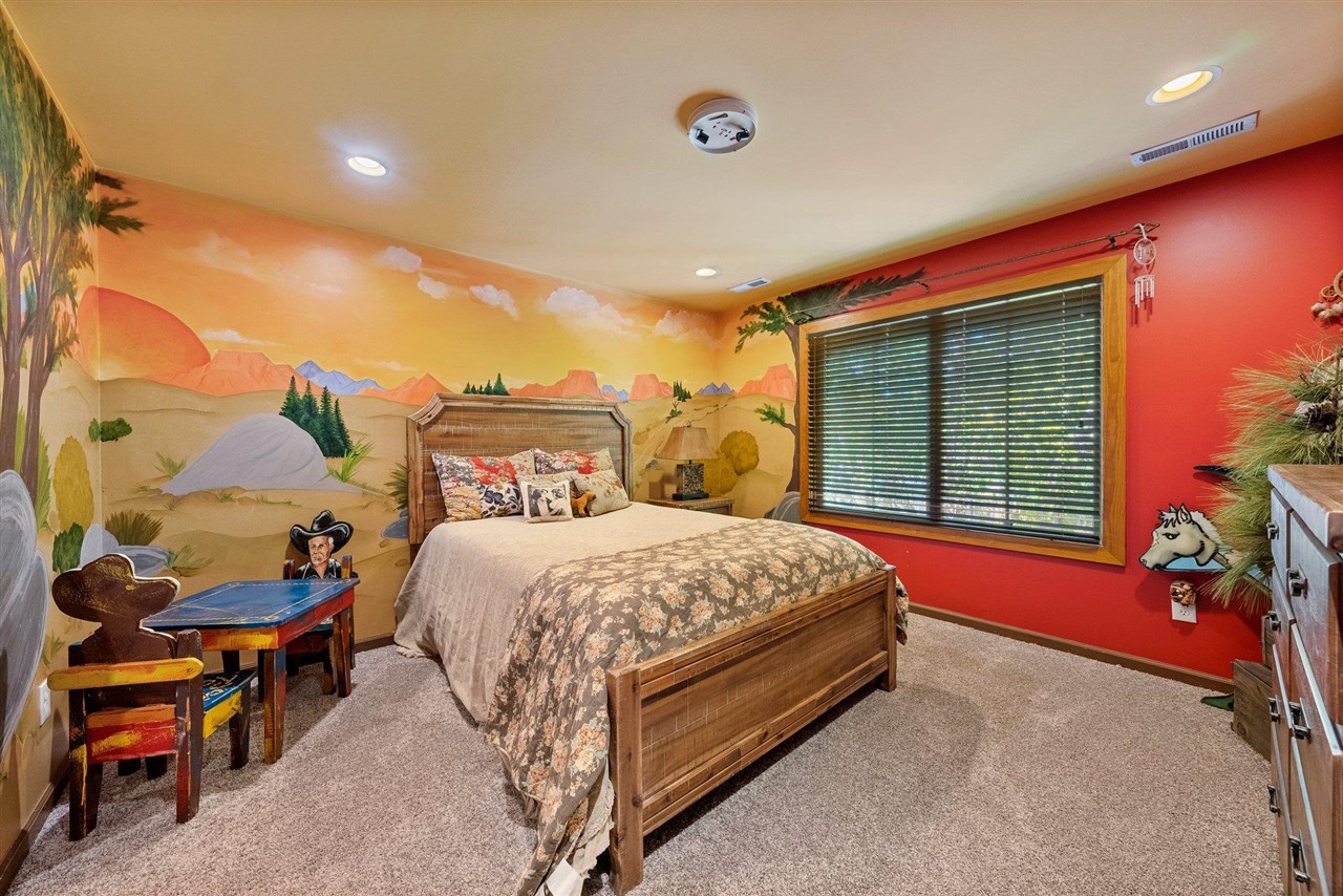 305 Calumet Way Property Photo 43