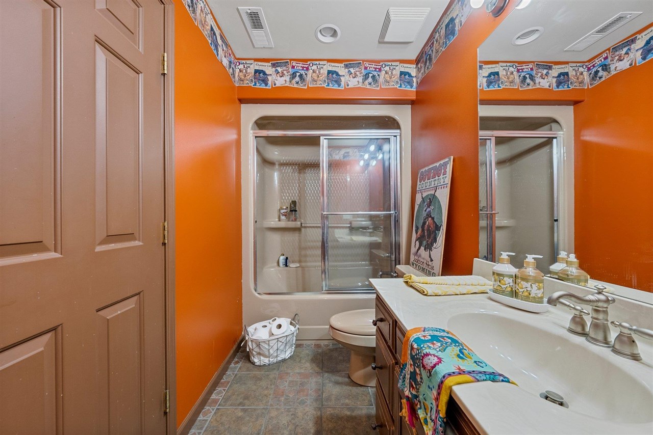 305 Calumet Way Property Photo 44
