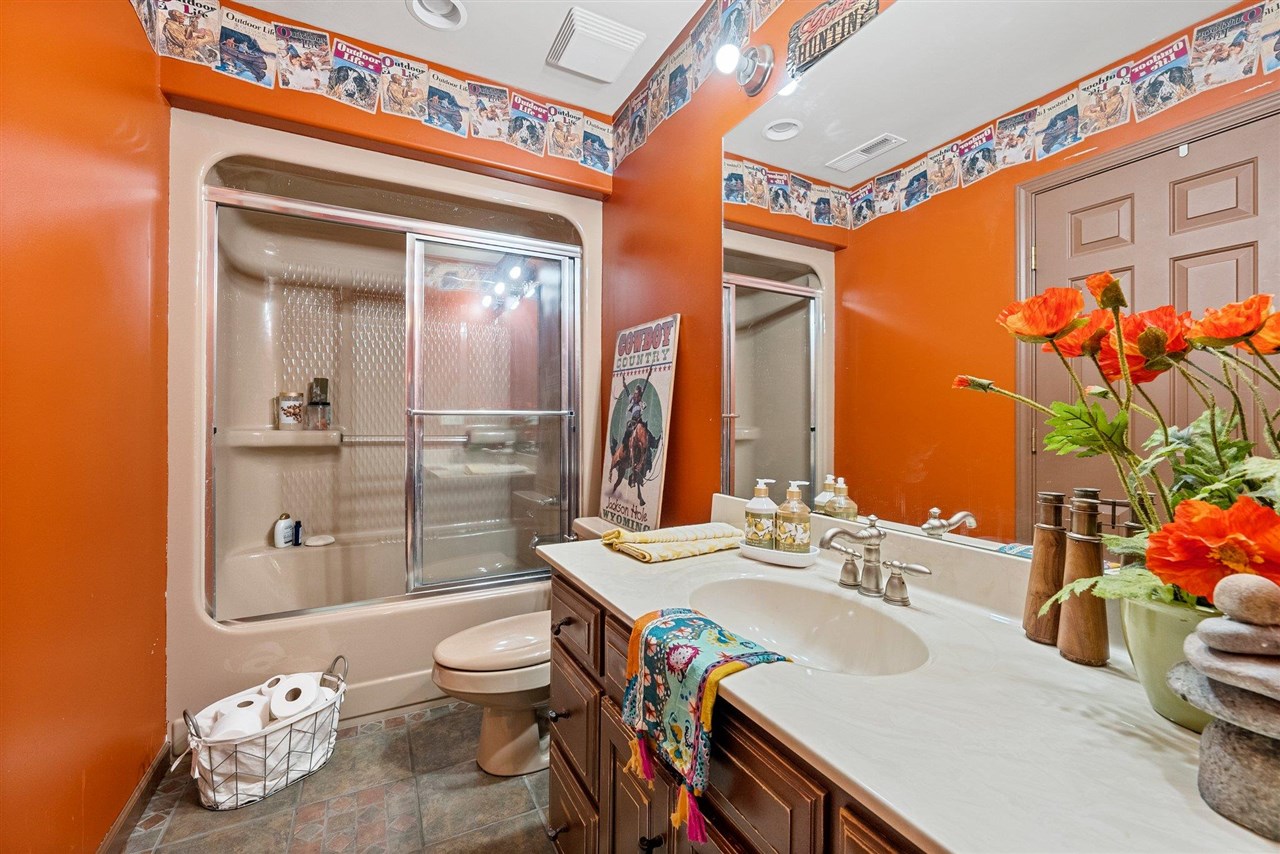 305 Calumet Way Property Photo 45