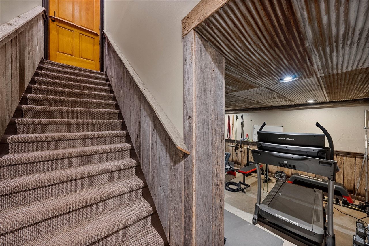 305 Calumet Way Property Photo 46