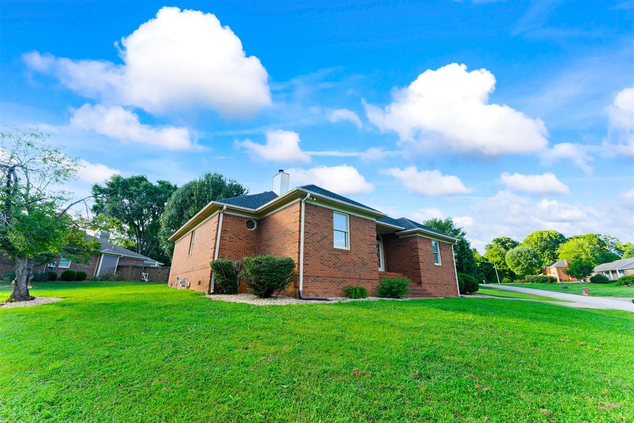 2829 Edward Drive Property Photo 2