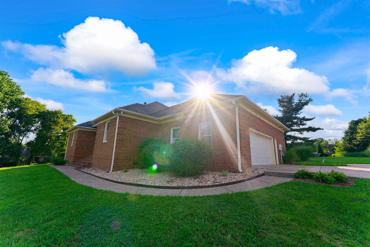 2829 Edward Drive Property Photo 3