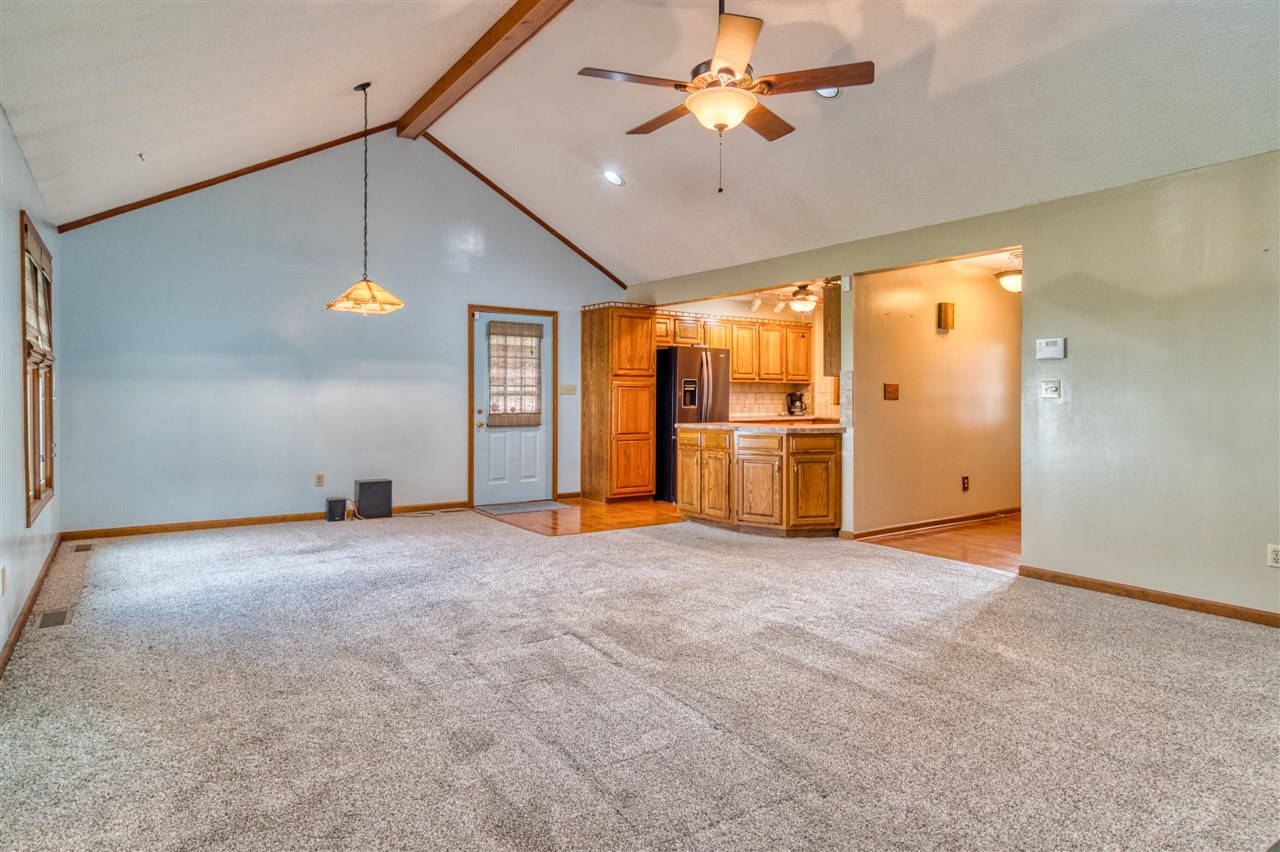 922 S College Street Property Photo 2