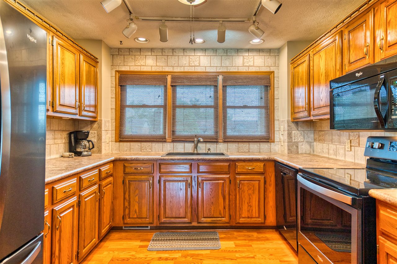 922 S College Street Property Photo 10