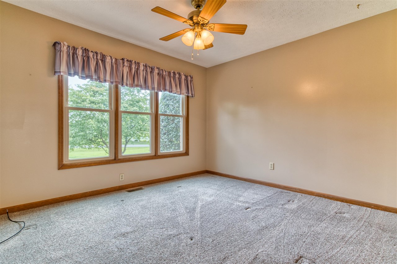 922 S College Street Property Photo 23