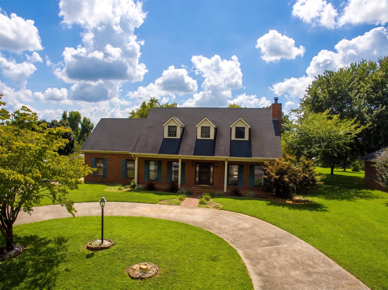1411 Beddington Way