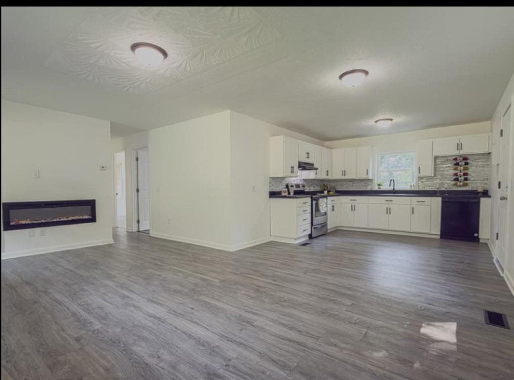 838 Park Street Property Photo 6