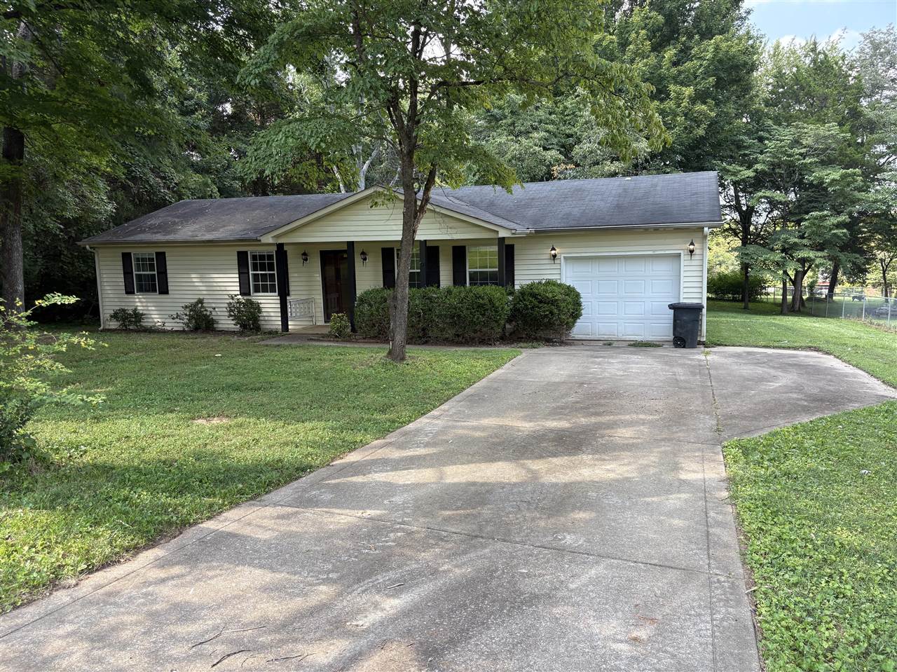 169 W Villa Drive Property Photo 1