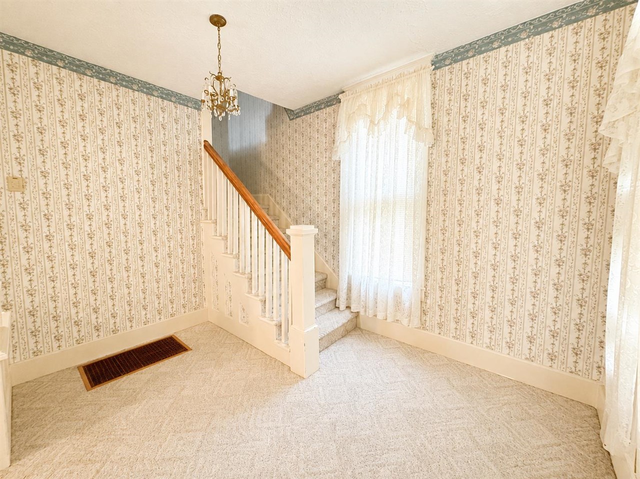 108 S 9th Street Property Photo 8