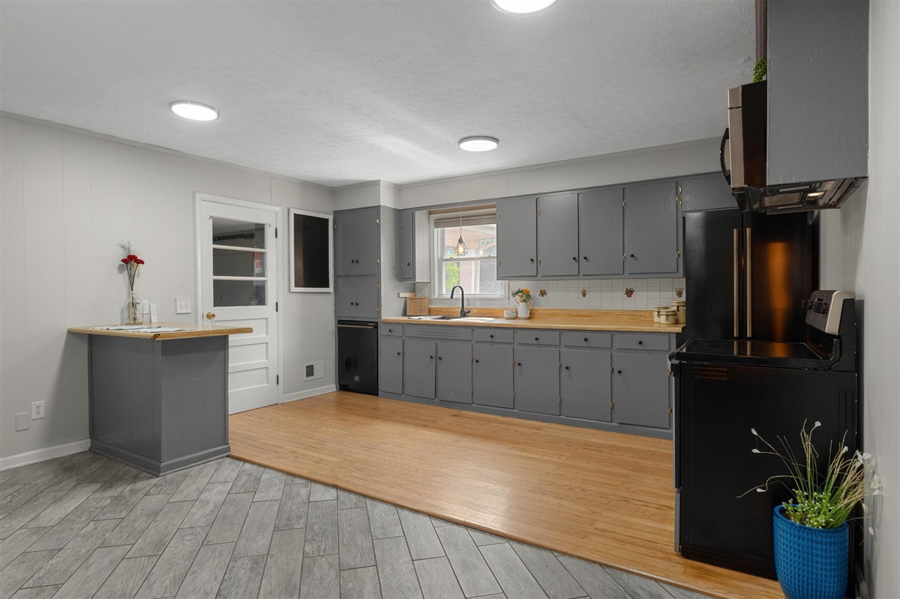 406 Sumpter Avenue Property Photo 19