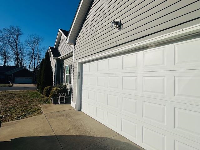 662 Maple Ridge Street Property Photo 4