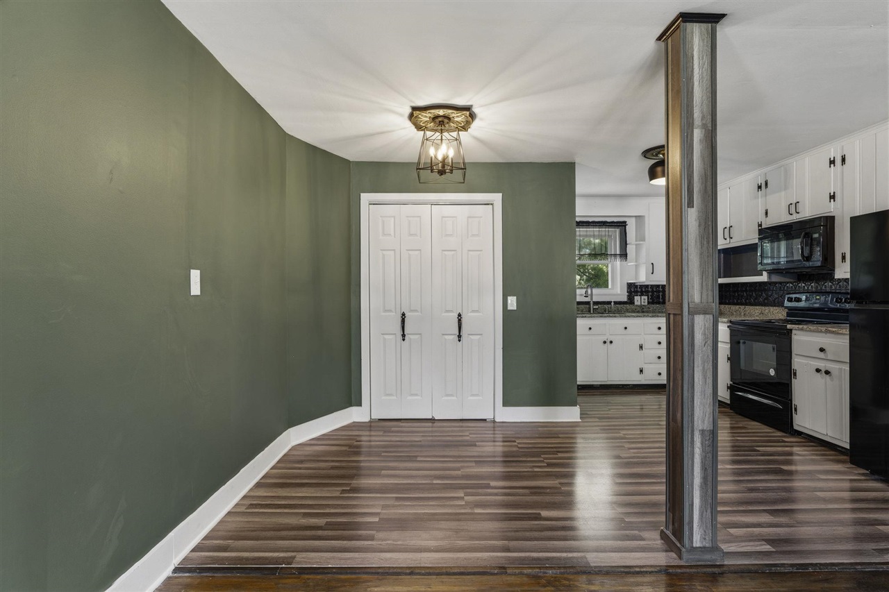 812 Broadway Avenue Property Photo 5
