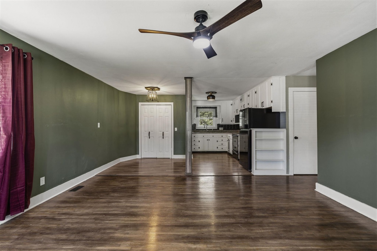 812 Broadway Avenue Property Photo 7