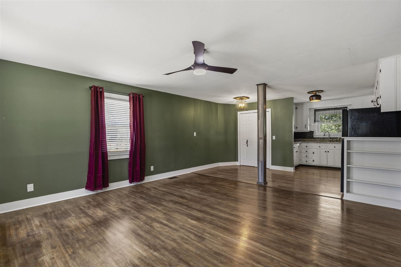 812 Broadway Avenue Property Photo 8