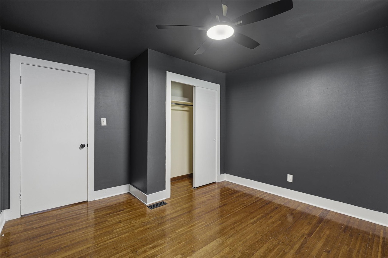812 Broadway Avenue Property Photo 10