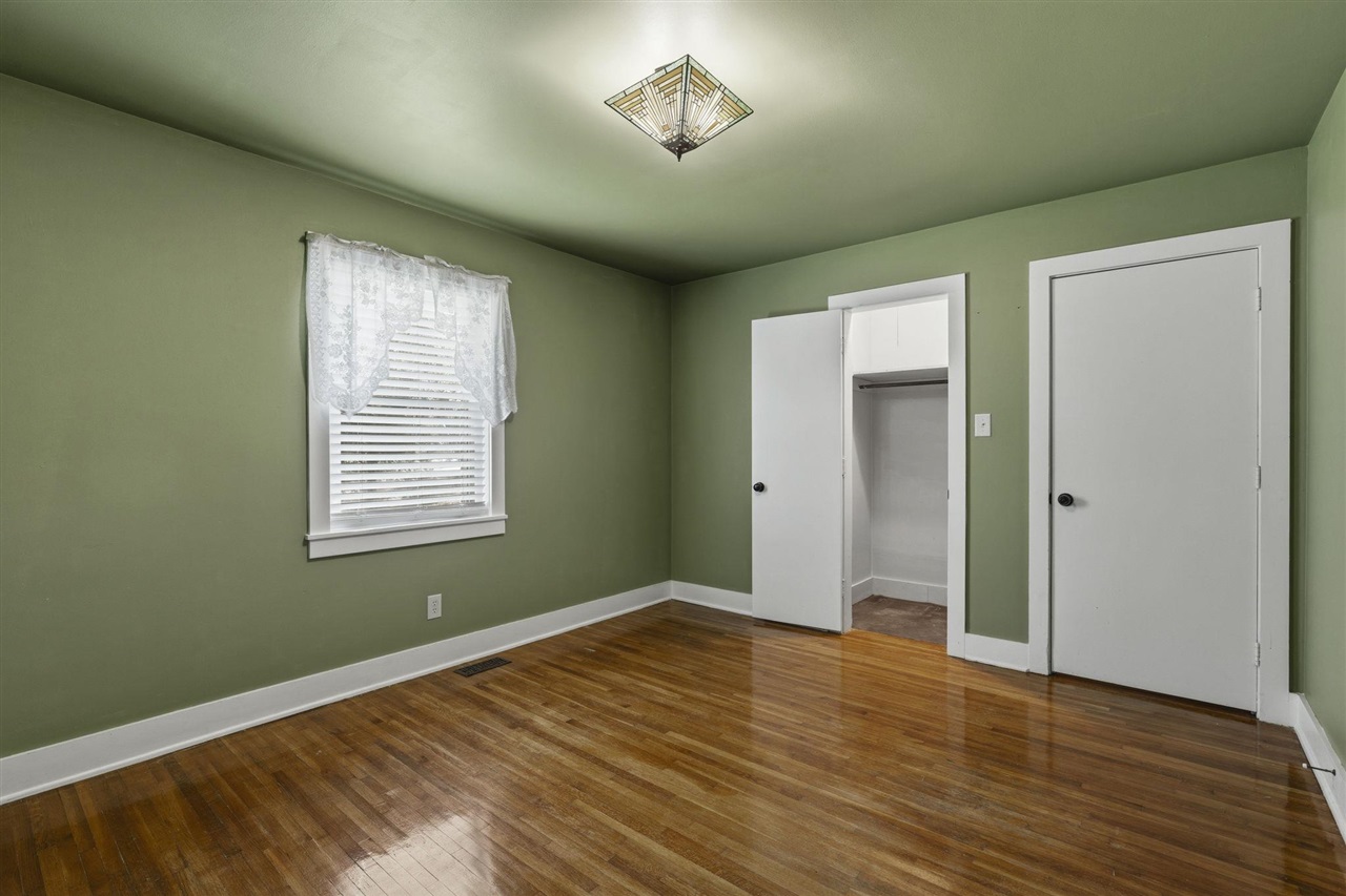 812 Broadway Avenue Property Photo 12