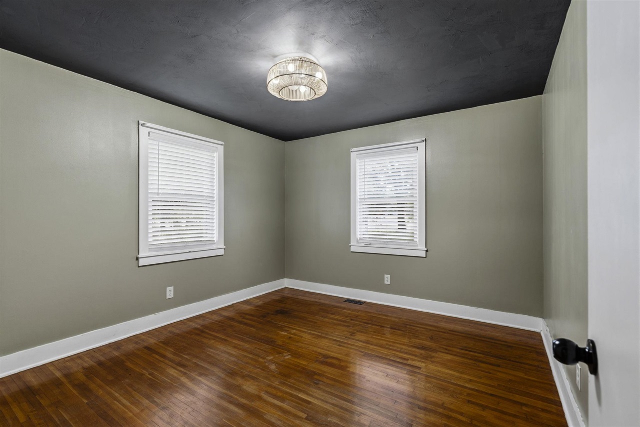 812 Broadway Avenue Property Photo 15