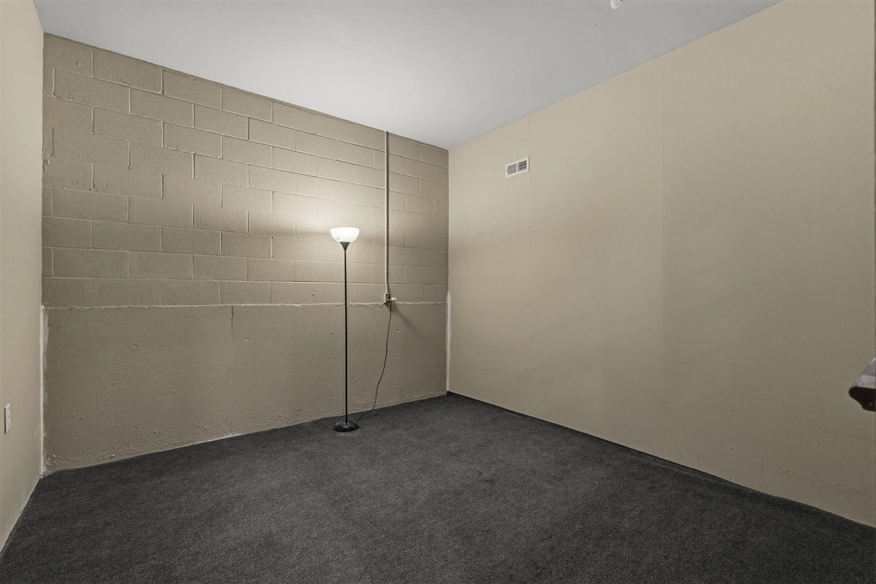 812 Broadway Avenue Property Photo 19
