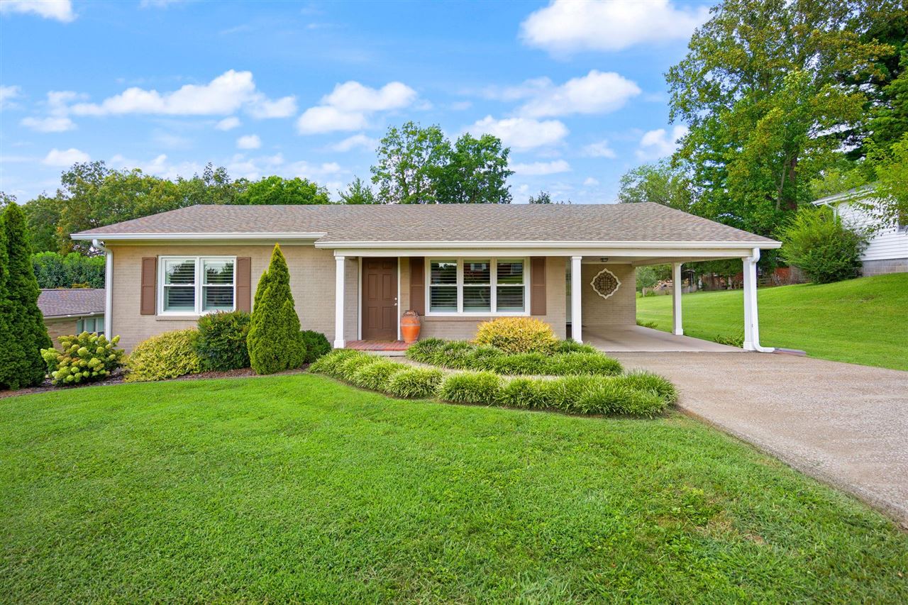 306 Green Acres Drive Property Photo 1
