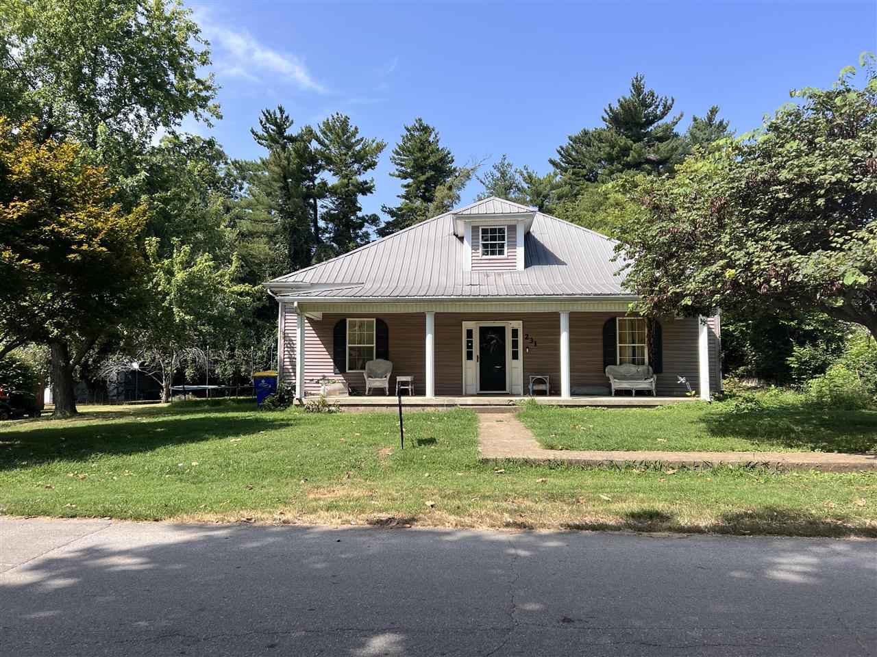 231 Spring Street Property Photo 1