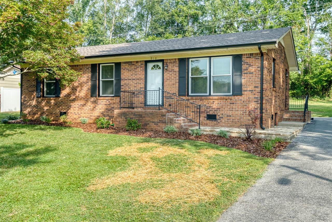 910 Mimosa Lane Property Photo 1