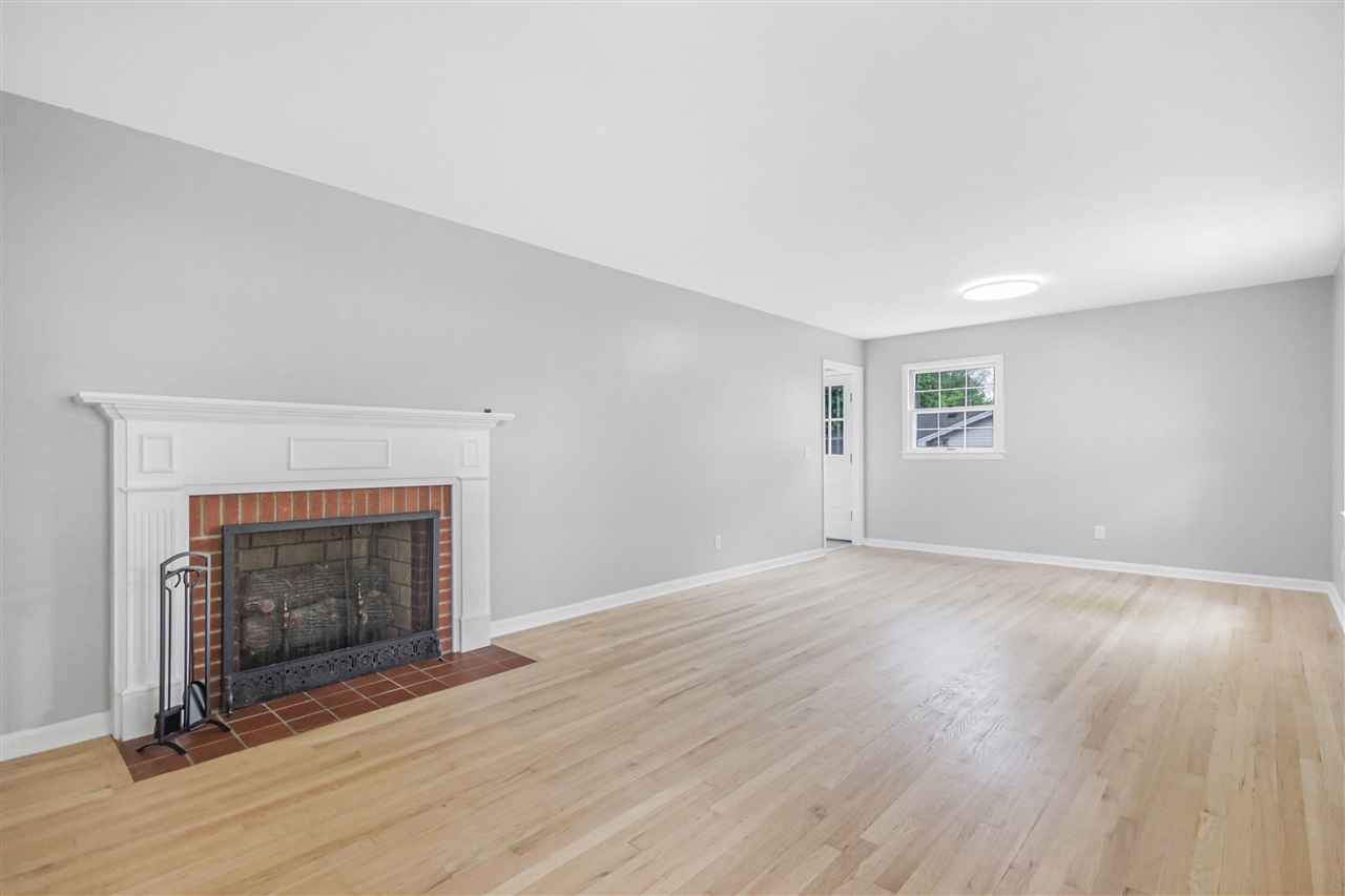 2925 Smallhouse Road Property Photo 6